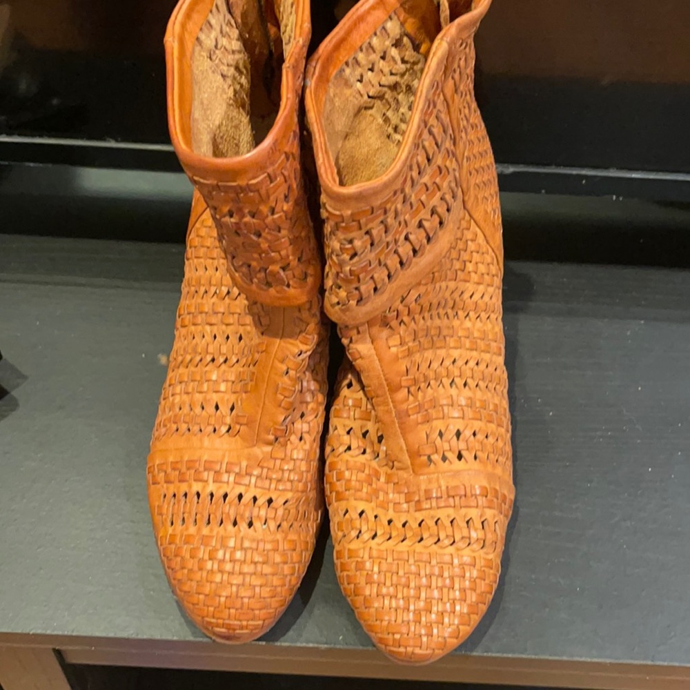 Perfect fall cognac booties
